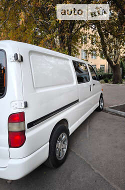 Мінівен Toyota Hiace 2006 в 