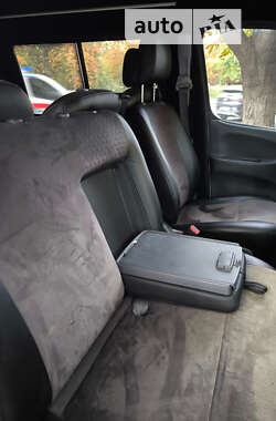 Мінівен Toyota Hiace 2006 в 