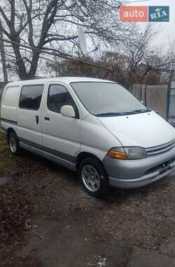 Грузовой фургон Toyota Hiace 1996 в Запорожье