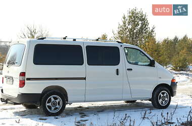 Мінівен Toyota Hiace 2005 в 