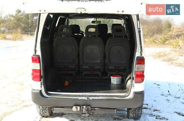 Мінівен Toyota Hiace 2005 в 