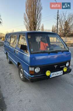 Минивэн Toyota Hiace 1986 в Звягеле