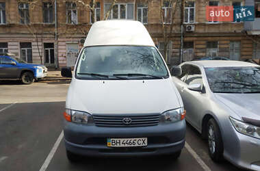 Минивэн Toyota Hiace 2003 в Одессе