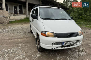 Мінівен Toyota Hiace 2006 в 