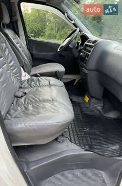 Мінівен Toyota Hiace 2006 в 