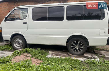 Минивэн Toyota Hiace 1997 в Сумах
