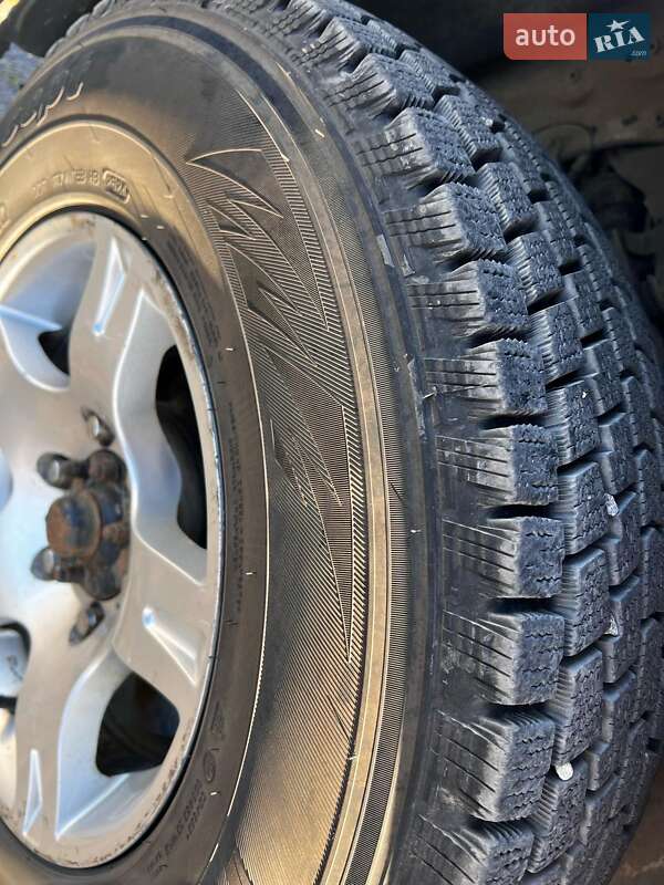 Мінівен Toyota Hiace 2006 в Сарнах