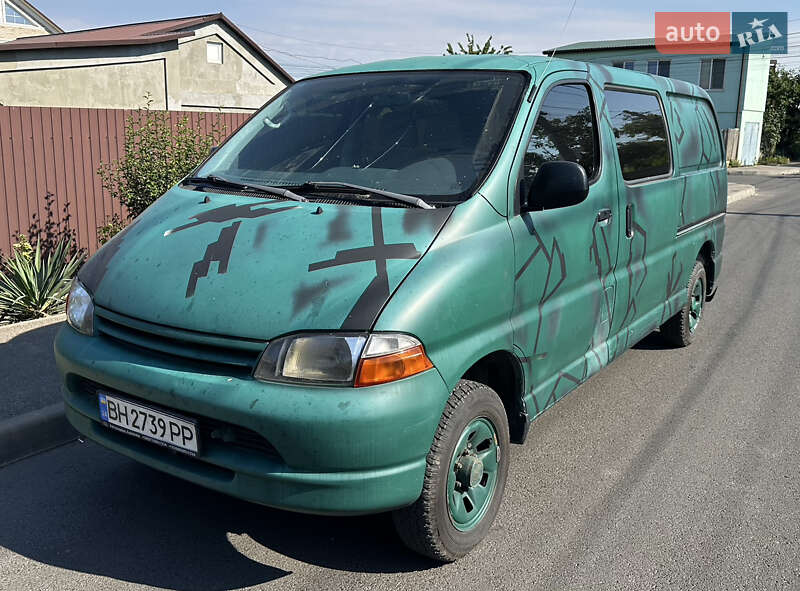 Toyota Hiace 2006