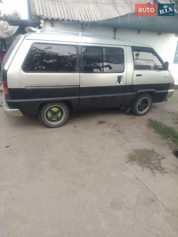 Мінівен Toyota Hiace 1988 в Петровому