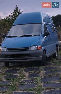 Грузовой фургон Toyota Hiace 1999 в Киеве