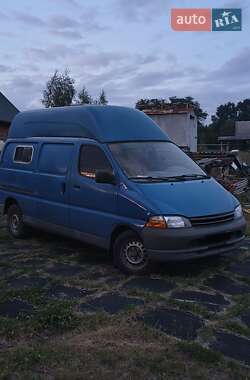 Грузовой фургон Toyota Hiace 1999 в Киеве