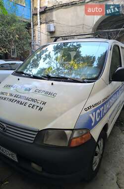 Минивэн Toyota Hiace 2006 в Одессе