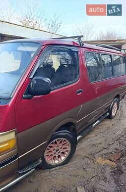 Минивэн Toyota Hiace 1997 в Великодолинском