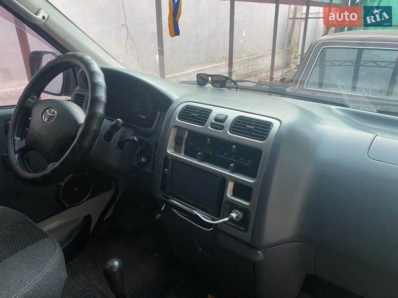 Минивэн Toyota Hiace 2007 в Доброславе