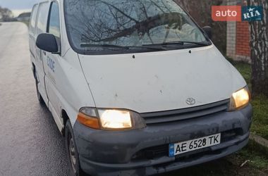 Грузовой фургон Toyota Hiace 1999 в Новомосковске