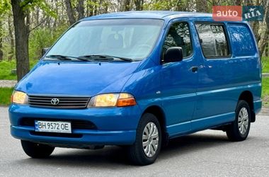 Мінівен Toyota Hiace 2005 в Одесі