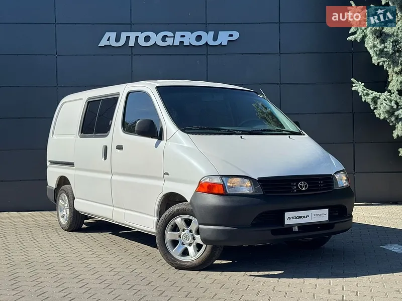Toyota Hiace 2003