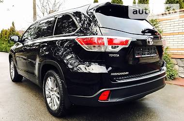 Внедорожник / Кроссовер Toyota Highlander 2015 в Киеве