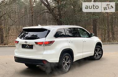 Внедорожник / Кроссовер Toyota Highlander 2017 в Киеве