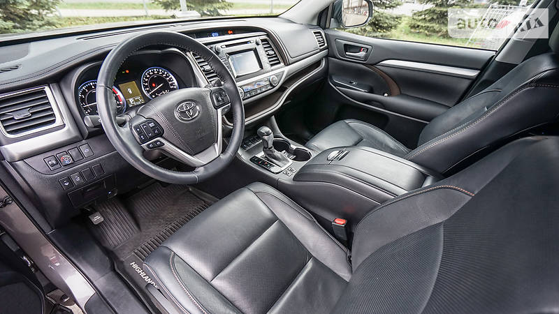 Внедорожник / Кроссовер Toyota Highlander 2016 в Львове