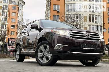 Позашляховик / Кросовер Toyota Highlander 2013 в 
