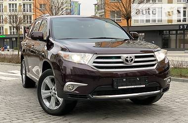 Позашляховик / Кросовер Toyota Highlander 2013 в 