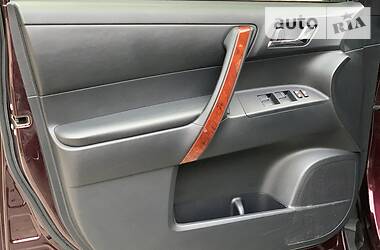 Позашляховик / Кросовер Toyota Highlander 2013 в 