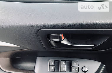 Внедорожник / Кроссовер Toyota Highlander 2015 в 