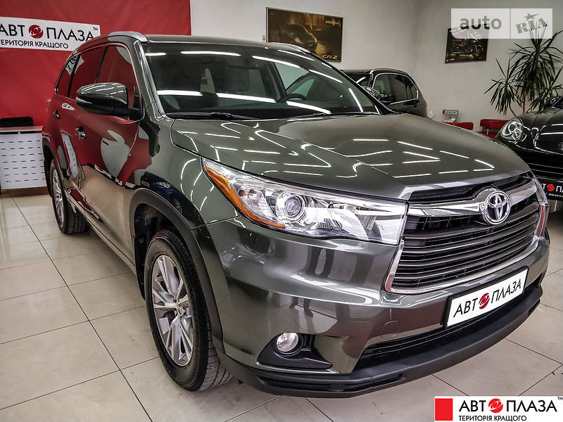 Позашляховик / Кросовер Toyota Highlander 2015 в Чернівцях