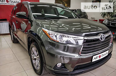 Позашляховик / Кросовер Toyota Highlander 2015 в Чернівцях