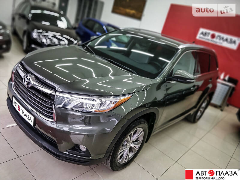 Позашляховик / Кросовер Toyota Highlander 2015 в Чернівцях
