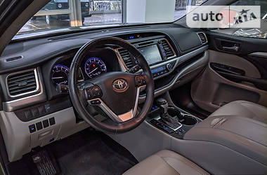 Позашляховик / Кросовер Toyota Highlander 2015 в Чернівцях