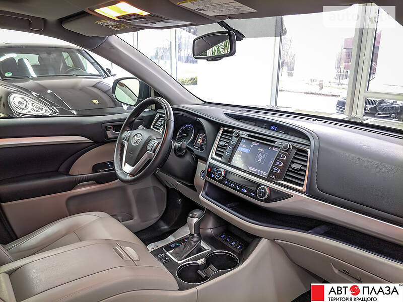 Позашляховик / Кросовер Toyota Highlander 2015 в Чернівцях