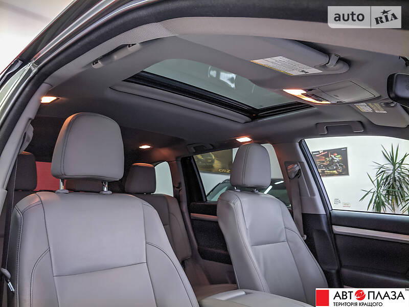 Позашляховик / Кросовер Toyota Highlander 2015 в Чернівцях