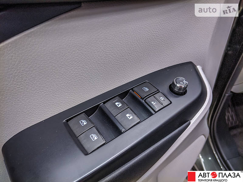 Позашляховик / Кросовер Toyota Highlander 2015 в Чернівцях