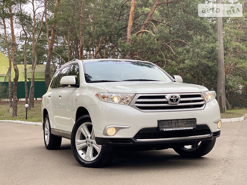 Позашляховик / Кросовер Toyota Highlander 2014 в 