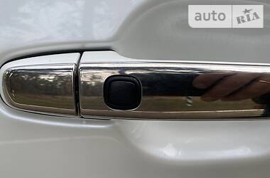 Позашляховик / Кросовер Toyota Highlander 2014 в 