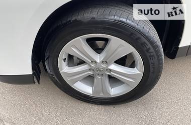 Позашляховик / Кросовер Toyota Highlander 2014 в 