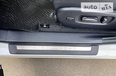 Позашляховик / Кросовер Toyota Highlander 2014 в 