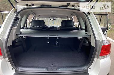 Позашляховик / Кросовер Toyota Highlander 2014 в 