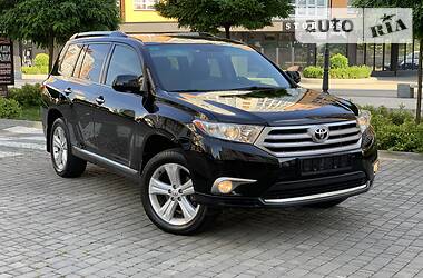 Позашляховик / Кросовер Toyota Highlander 2012 в 