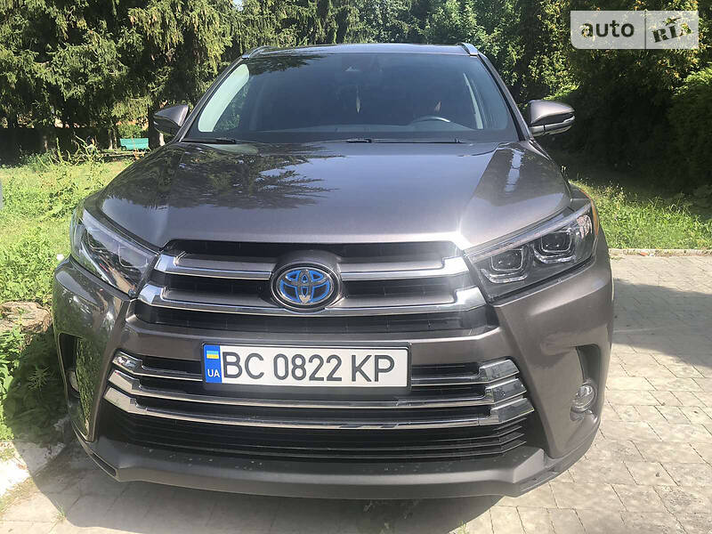 Позашляховик / Кросовер Toyota Highlander 2017 в Львові