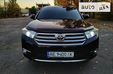 Внедорожник / Кроссовер Toyota Highlander 2012 в Кривом Роге