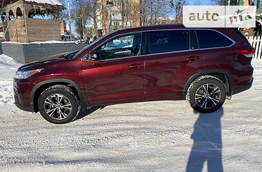 Внедорожник / Кроссовер Toyota Highlander 2018 в Фастове