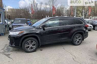 Внедорожник / Кроссовер Toyota Highlander 2018 в Киеве