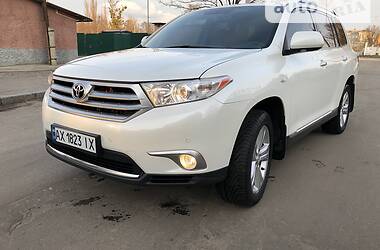 Внедорожник / Кроссовер Toyota Highlander 2011 в Киеве