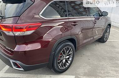 Внедорожник / Кроссовер Toyota Highlander 2019 в Киеве