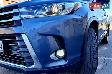 Внедорожник / Кроссовер Toyota Highlander 2019 в Боярке
