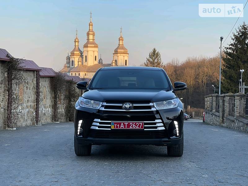 Внедорожник / Кроссовер Toyota Highlander 2019 в Черновцах