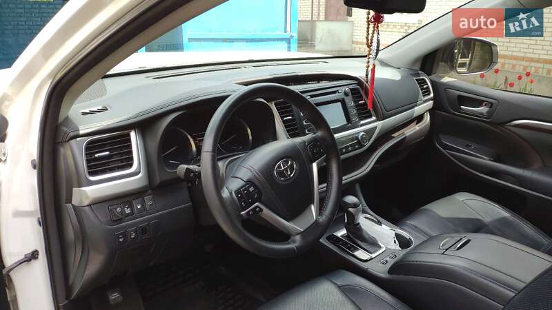 Внедорожник / Кроссовер Toyota Highlander 2014 в Умани